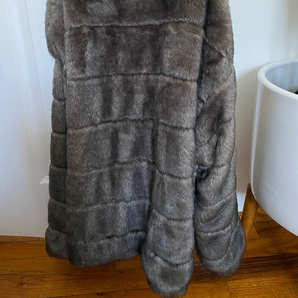 ZARA FAUX FUR JACKET✨